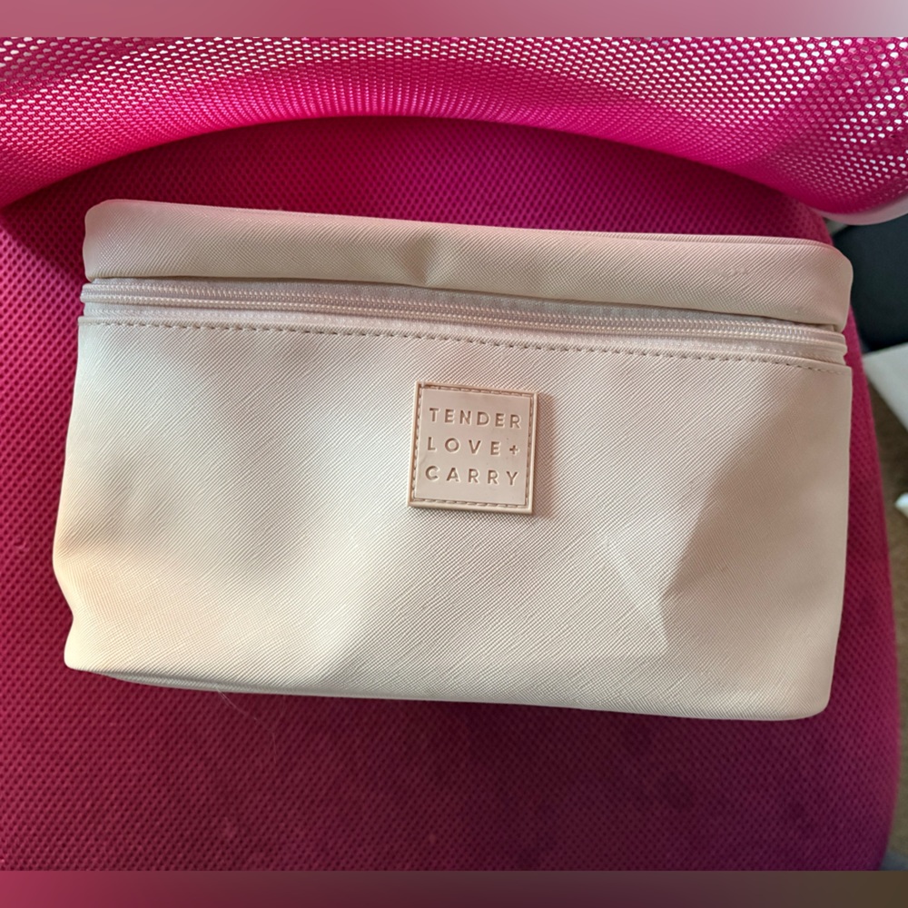 Tender Love & Carry Cream Makeup Bag